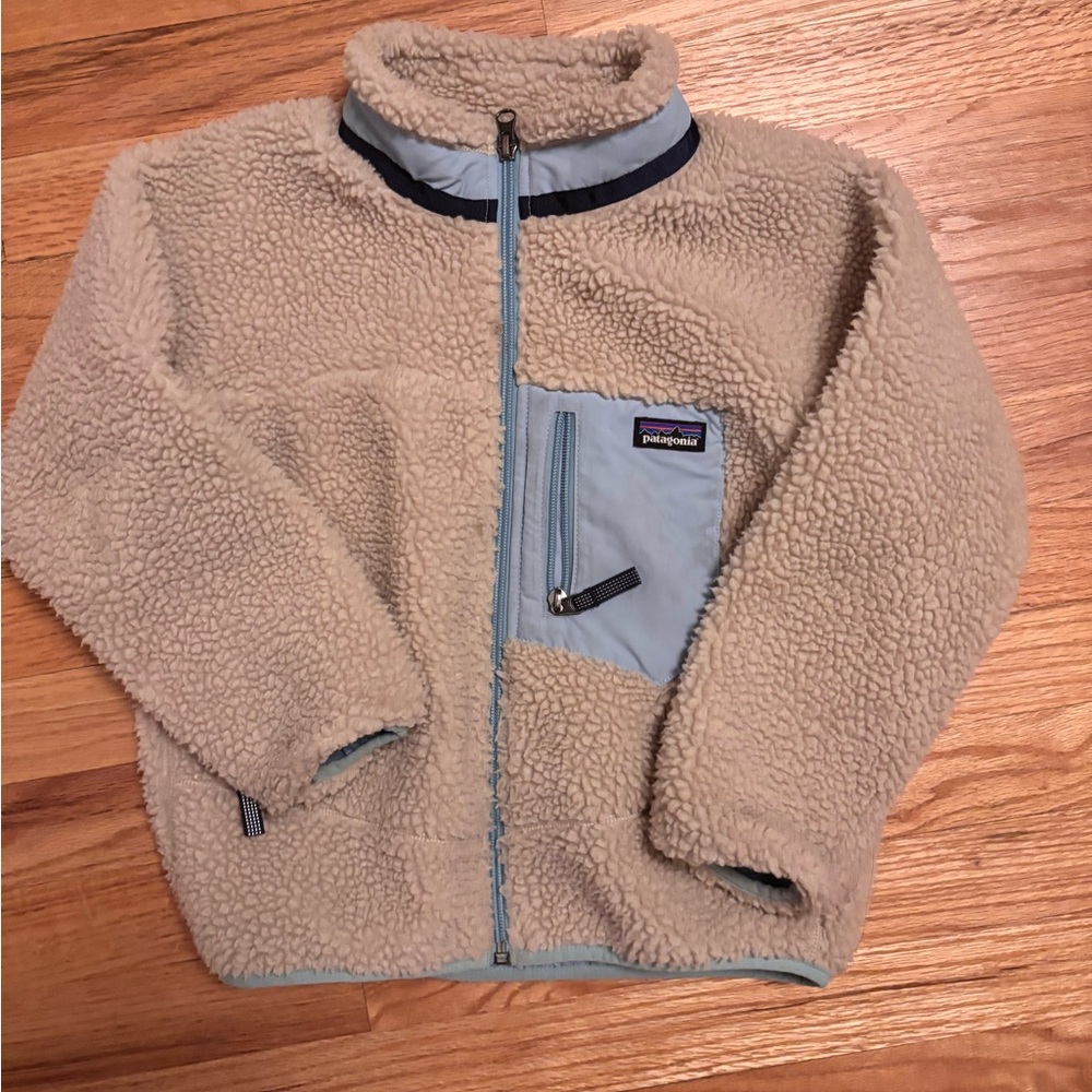 Patagonia Cream and Light Blue Fleece Jacket